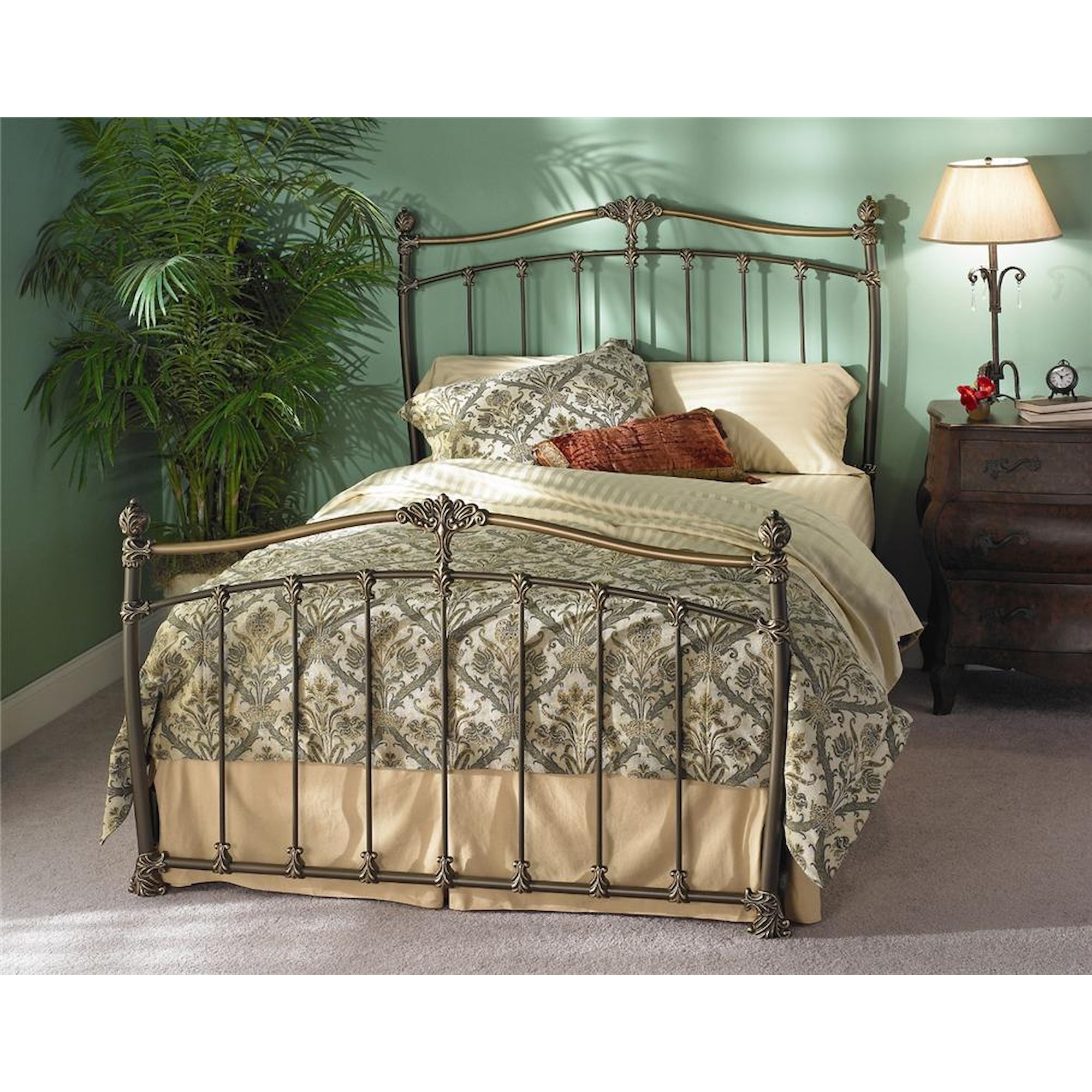 Wesley Allen Iron Beds CB1042Q Merrick Iron Poster Bed Bowen Town